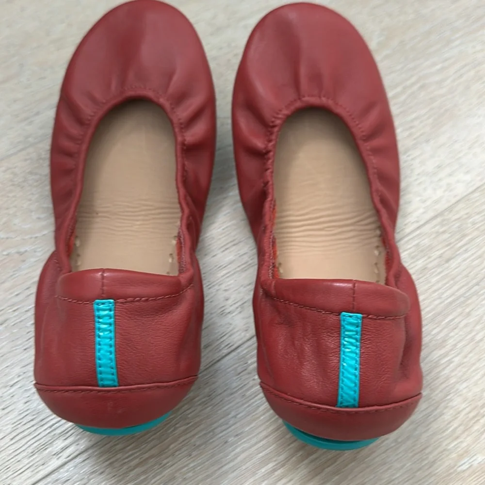 Tieks Red leather size 8 only worn twice - Picture 4 of 5
